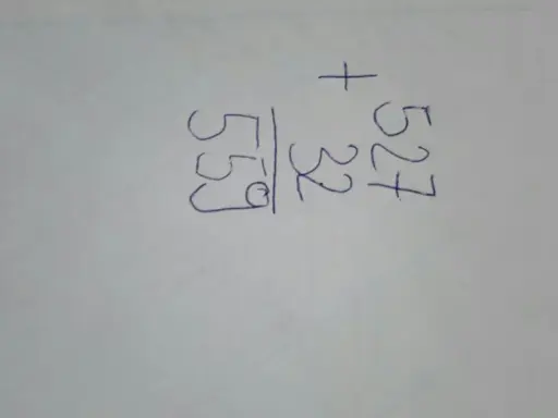 Dodawanie pisemne: 527 + 32 = 559. Wynik jest poprawny.